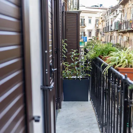 Casa Delle Maioliche